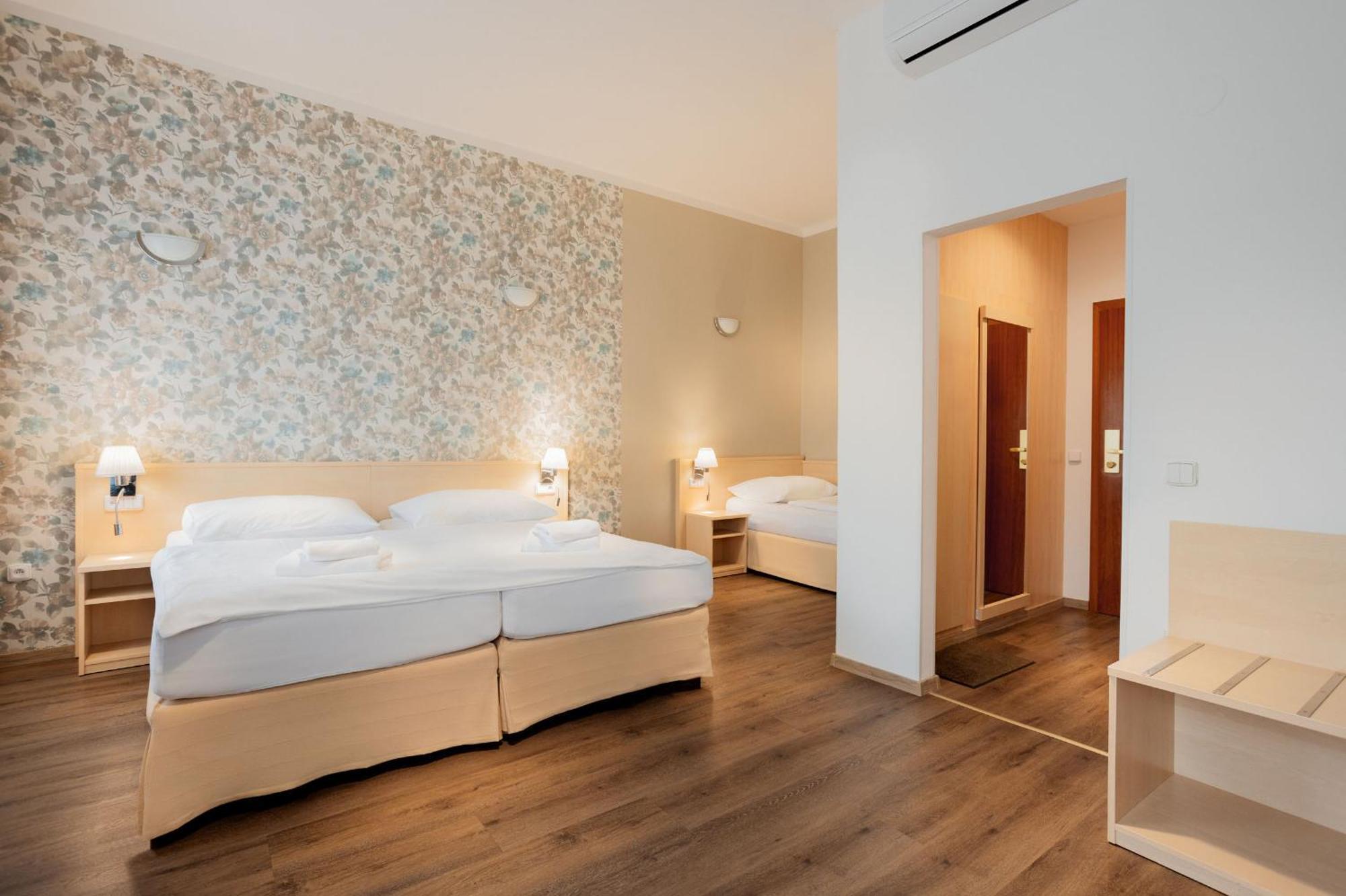 Wine Wellness Hotel Amande Hustopeče Dış mekan fotoğraf